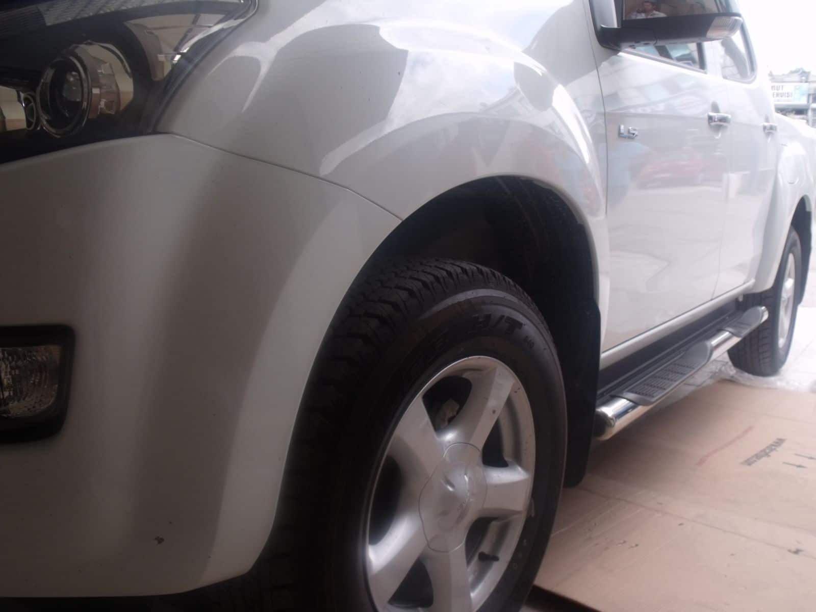 Isuzu D-Max Krom Boru Basamak Isuzu D-Max Krom Boru Basamak